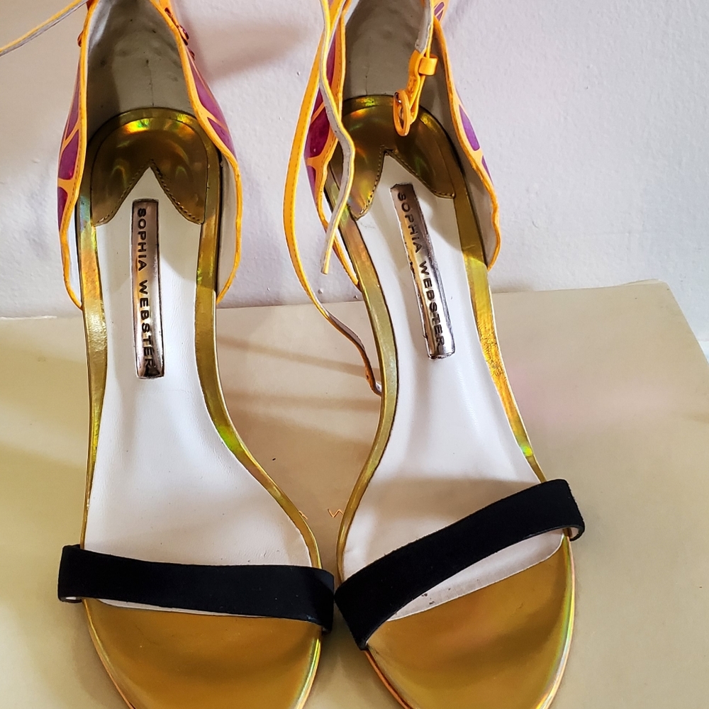 Shoes in excellent condition